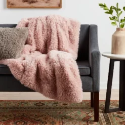 Long Faux Fur Throw Blanket Blush - Thresholdâ˘