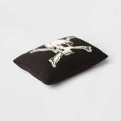 Oversize Skull And Crossbones Woven Cotton Lumbar Halloween Throw Pillow Black - Threshold™ -Threshold Home Furniture Store GUEST 89268acd 6c26 4c67 b7c0 0e18470219eb