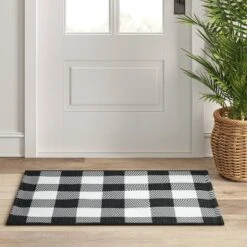 2'x3' Indoor/Outdoor Reversible Scatter Rug Black/White - Threshold™ -Threshold Home Furniture Store GUEST afd7b548 5626 4ea1 820b 7da53b055006